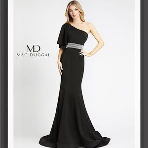 NEW Mac Duggal Flash black gown w/pearl & rhinestone embellished waistline